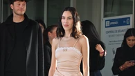 Las rebajas de Zara tiene por menos de 41 euros los vestidos de invitada más bonitos