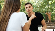 La psicología explica que las personas que desean el mal a otras no son malas, sino que es por este motivo