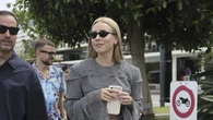 Ester Expósito convierte su llegada a Cannes en una lección de estilo dosmilero con el conjunto más atrevido del festival