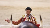 Talavante y la oreja de la vergüenza en la tarde del descenso a los infiernos