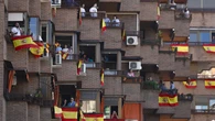La Ley de Propiedad Horizontal te puede obligar a quitar la bandera de España que has puesto en el balcón por el Mundial