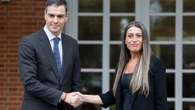 Junts acuerda con Sánchez obligar a las empresas que cuenten con servicios de atención al cliente en catalán