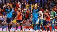 Los jugadores de la selección española se ríen por cómo sonó el himno nacional antes del paritido contra Perú