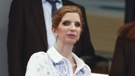 Margarita Vargas lleva al Bernabéu el vestido blanco y azul de la misma firma que vistió la Reina Letizia ante el Papa