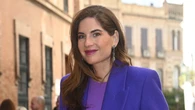 Lourdes Montes confirma el conjunto de rayas para madres de comunión que triunfa en esta marca cordobesa