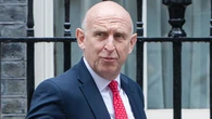 Dimite por sorpresa el ministro de Defensa británico por la escasa financiación