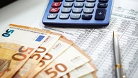 Estos son los funcionarios que más cobran en España en 2026: salarios, categorías y subida del último año