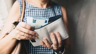 El aviso urgente del Banco de España si vas a financiar tus vacaciones: el error que te costará años pagar