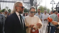 Naty Abascal y Rocío Crusset convierten la Maestranza en la mejor pasarela de estilo de la Feria de Abril: del crochet impecable al vestido floral más sofisticado