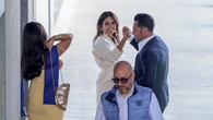 El traje blanco de firma española de Paula Echevarría que las madres de comunión querrán llevar esta primavera