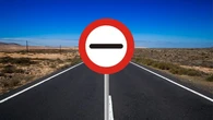 Qué significa esta señal de tráfico: la DGT advierte de que muchos la confunden y puede acarrear multas de 200 euros