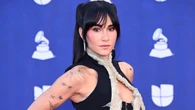 Aitana hace historia en los Latin Grammy 2025 con tres looks espectaculares que resumen su era más oscura y fashion