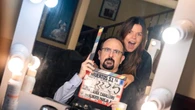 Laura Caballero y Carlos Areces confirman la temporada 4 en Netflix de la serie 'Muertos S.L.'