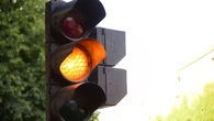 La DGT cambia los semáforos: esta es la multa si no respetas bien la luz roja