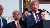 Trump asegura que a EE UU no le será "difícil" resolver la situación en Cuba: "Nos está llamando"