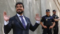 Alvise irrumpe en la carrera hacia La Moncloa bajo la sombra de cuatro causas judiciales: los motivos que lo acercan al banquillo