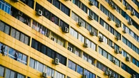 España inicia la cuenta atrás para eliminar los aires acondicionados de las fachadas