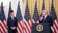 Warsh se compromete a promover la estabilidad de los precios y el máximo empleo con "independencia" al jurar como presidente de la FED