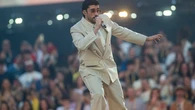 Un asistente al concierto de Bad Bunny en Barcelona denuncia el estado de la zona VIP tras pagar 500 euros: “No podemos bailar”