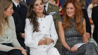 El detalle más rompedor del look de la Reina Letizia en los Premios Retina ECO: sus zapatos bicolor