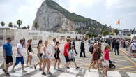 Gibraltar avisa: los taxistas españoles no pueden entrar