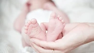 El error de una clínica de fertilidad en Florida: dos familias luchan por la custodia de una niña y alcanzan un pacto inesperado