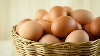 El aviso de los especialistas sobre el error más común al conservar huevos