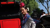 De amazona a flamenca: Victoria Federica eleva el traje blanco de Rocío Peralta en la Feria de Abril con el look más comentado
