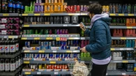 Galicia busca convertirse en la primera comunidad en prohibir la venta de vapeadores y bebidas energéticas a menores