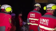 Ocho perros y 59 soldados de la UME buscan ya a personas atrapadas bajo los escombros en la zona más afectada por los terremotos de Venezuela