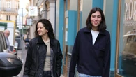 Rosalía confirma que seguiremos llevando los vaqueros relajados como estos de las rebajas de Zara a solo 11 euros
