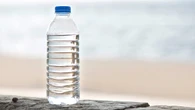 ¿Durante cuánto tiempo es seguro beber agua de la misma botella de plástico?