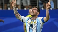 Argentina desvela una gigantesca estatua de 26 metros de Lionel Messi en la Patagonia, mientras el astro se niega a descartarse para el Mundial de 2030