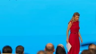 Yolanda Díaz se aleja de Sumar: divisa desde China el sorposso electoral en Andalucía