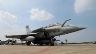 Momento en que un caza Rafale derriba un dron ucraniano desviado por Rusia hacia el Báltico