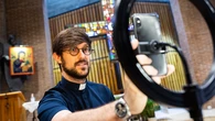 El 'Padre Damián', ex colaborador de 'Y Ahora Sonsoles', anuncia que deja los hábitos: "Me voy con la conciencia tranquila"