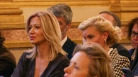 Susanna Griso sorprende en el acto del rey Juan Carlos en París: minimalismo negro y escote favorecedor