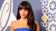 Aitana aprende a cocinar una paella con Plex en Valencia con esta camiseta coqueta de Miu Miu de casi 900 euros