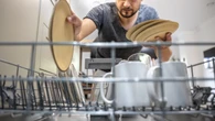 Adiós al escurridor de platos tradicional: este truco quita menos espacio y es más higiénico