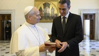 El Papa se siente "libre" para hablar de los migrantes y el aborto