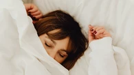 "Si crees que por dormir más de 8 horas estás descansando bien, estás muy equivocado": el aviso de un experto en sueño