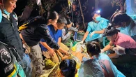 Rescatada con vida una de las cinco personas atrapadas en una cueva inundada en Laos