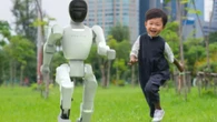 China presenta el androide más económico hasta la fecha. Y viene con polémica