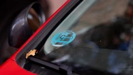 Dos pegatinas obligatorias: así serán las nueva normativa para acceder a las Zonas de Bajas Emisiones con el coche