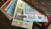 Qué significa ordenar los billetes de menor a mayor, según la psicología
