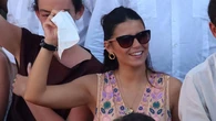 El look de Tana Rivera para ver torear a Roca Rey en Sanlúcar confirma que el chaleco bordado es el uniforme boho del verano