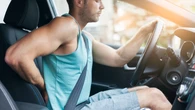 El asiento de tu coche está destrozándote la espalda y no eres consciente de ello