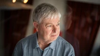 Jonathan Coe: «No existe ningún partido político que dé respuesta a las necesidades de los jóvenes»