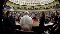 La crónica de Marta Robles: El Papa reconcilia a todos los españoles…, fuera del Congreso
