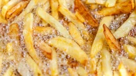 Patatas fritas cortadas a mano o con máquina, ¿qué es mejor?